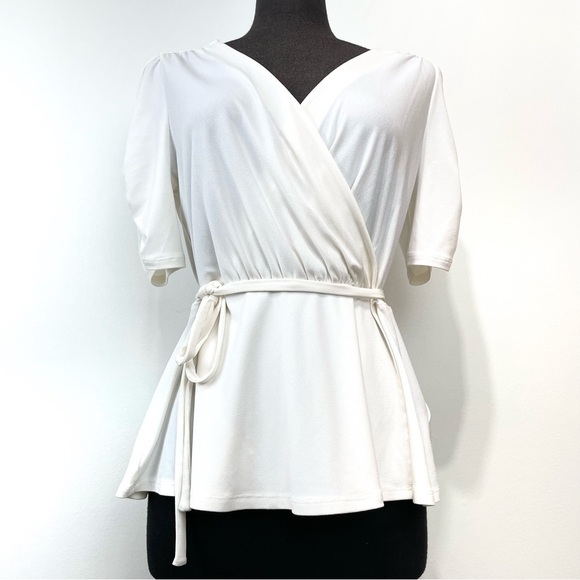 Express Ruffled Sleeve with Front Tie – SZ M - Picture 6 of 14